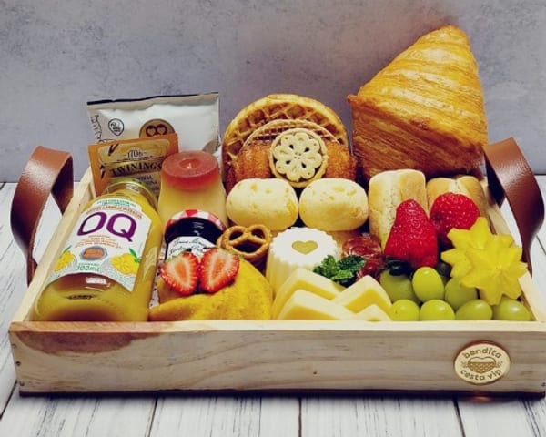 Café M – café da manhã para duas pessoas