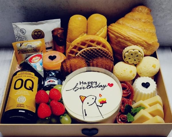 Cesta Bento Cake – tendência bento cake com café da manhã